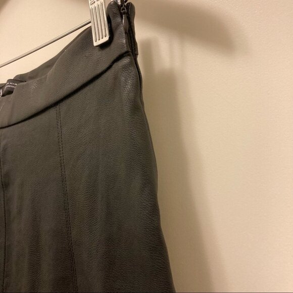 ZARA Sz M Faux Leather PVC High Rise Ankle Zipper Raw Hem  Slim Leg Pants - Picture 5 of 9